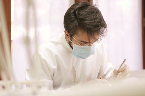 牙齒不齊的危害，怎么矯正？