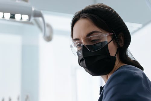 哺乳期口腔潰瘍有哪些治療方法？寶媽必備