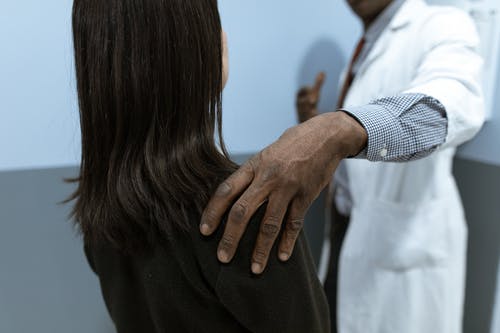 牙疼要怎么治好呢?根據(jù)病因癥狀對癥治療