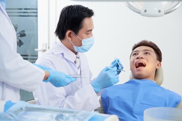 牙齒疼痛難忍怎么辦