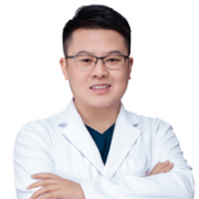 龍偉