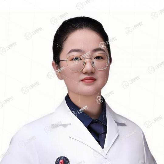 董英