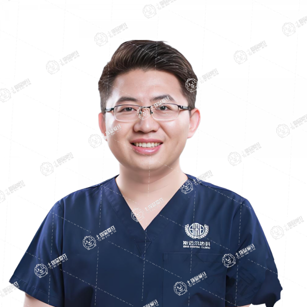 李健男