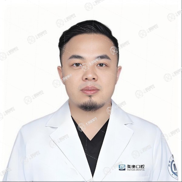 譚川云