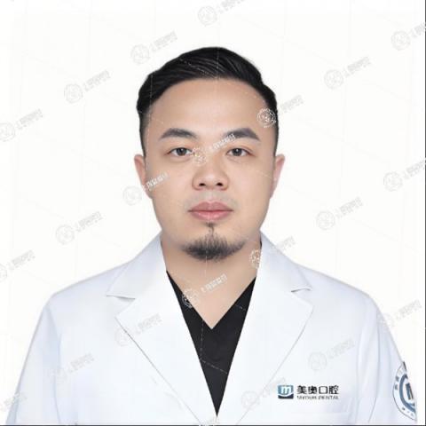 譚川云