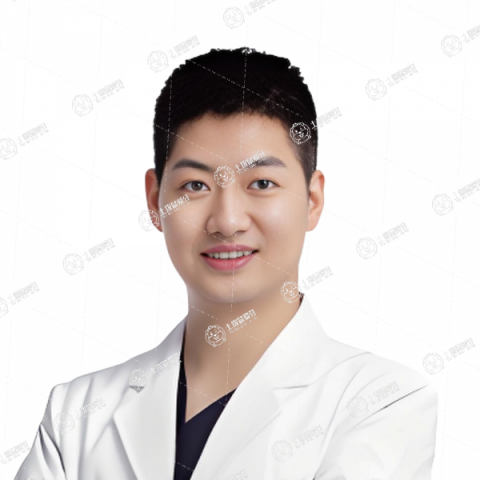 朱馨巖
