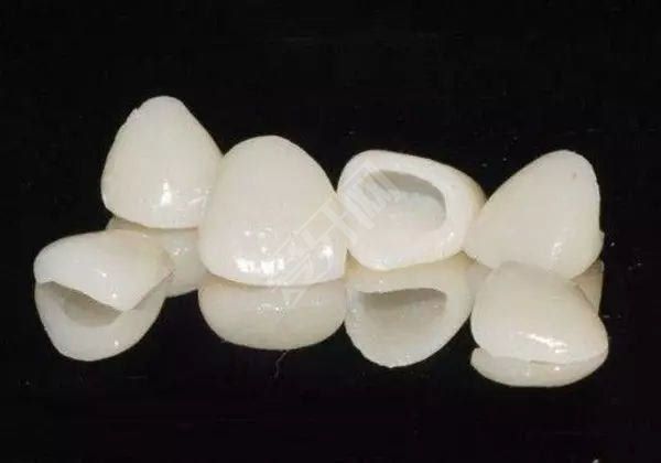 做植牙使用哪種牙冠使用時(shí)間長(zhǎng)