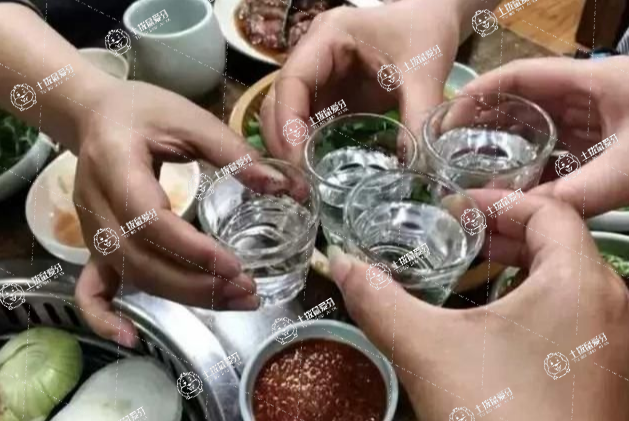 種植牙后喝酒和抽煙那個危害大