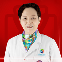 李偉