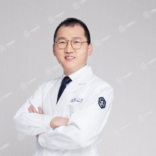 李君首