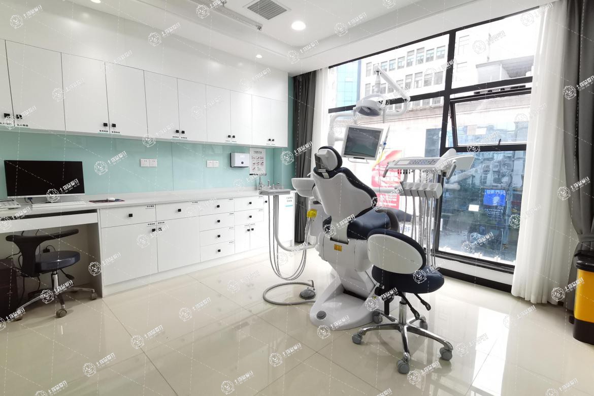 恩施咿呀牙科(咸豐店)